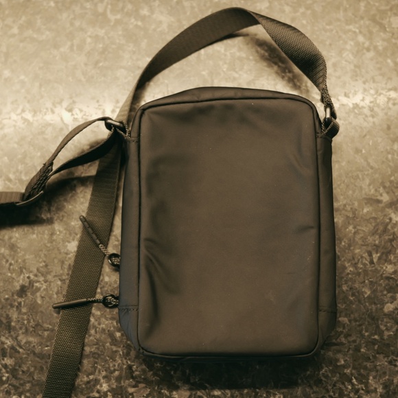Lululemon Crossbody Bag - Picture 4 of 7